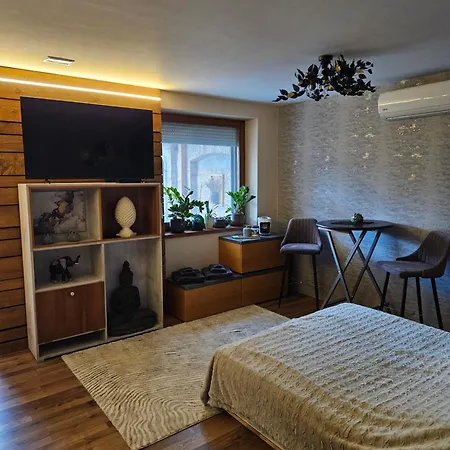 Toelgyes Apartmanhaz *